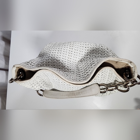 Christian Dior shoulder hobo. Ext shows signs of wear. Suede int nds cleaning - Picture 7 of 16